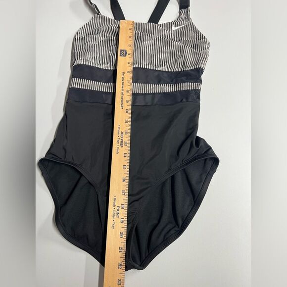 Nike One Piece Mesh Panel Black White Swimsuit Womens Large - Picture 8 of 8